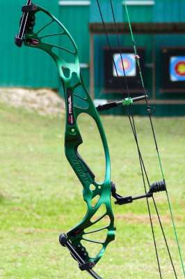 HOYT PREVAIL 37 Compound Bow