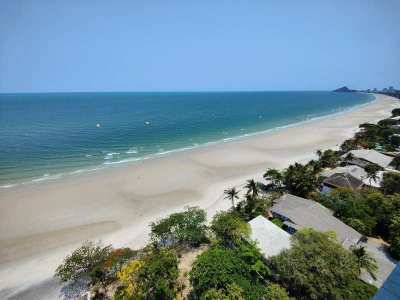 Luxury Penthouse Beachfront Condo - Awesome Sea and Mountain Views!