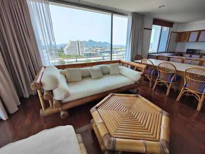 Luxury Penthouse Beachfront Condo - Awesome Sea and Mountain Views!