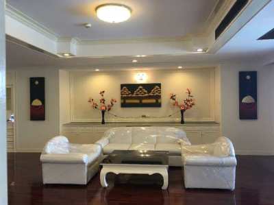 Cheap luxury condo for sale in ekamai 