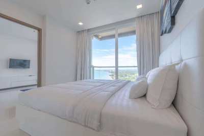 Luxury Penthouse Beachfront condo Bangsaray beach.