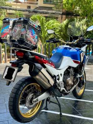 HONDA AFRICA TWIN 1000 Manual