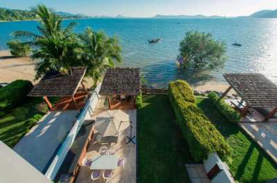 Luxury Beachfront Pool Villa