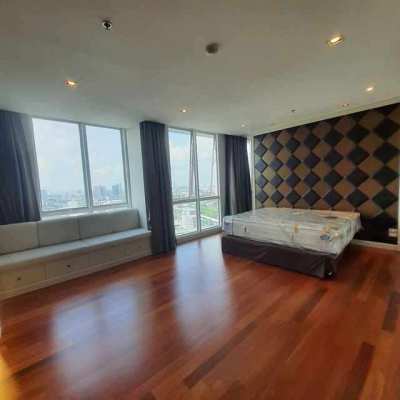 CB19  Condo For Rent Luxury Penthouse Duplex at The Four Wings Residen