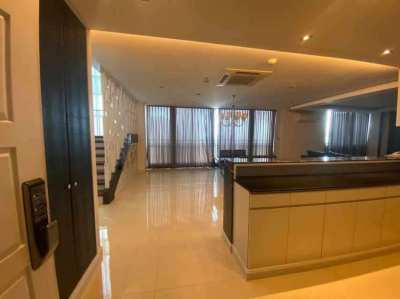 CB19  Condo For Rent Luxury Penthouse Duplex at The Four Wings Residen