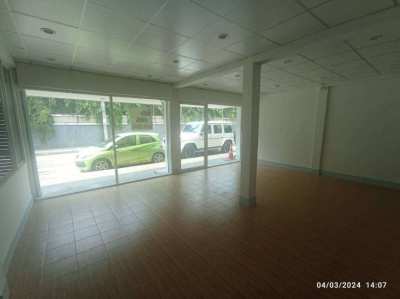 Bangkok - Sathorn commercial space for rent 