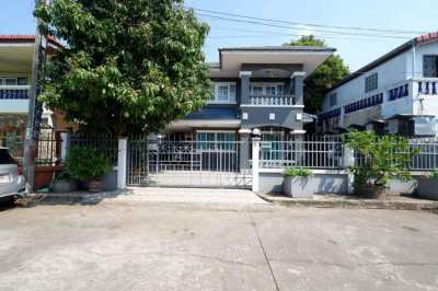 3 Bedroom House in Nonthaburi for Sale