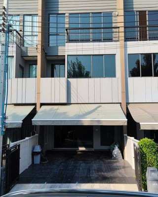 3 Bedroom Townhome in Sai Mai for Sale