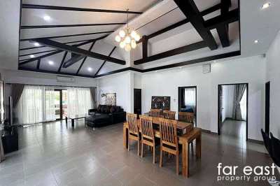 Baan Dusit Pattaya Lake Pool Villa - Huge Corner Plot!