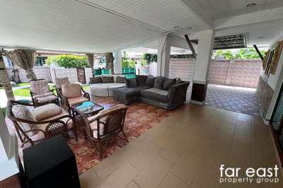 Baan Dusit Pattaya Lake Pool Villa - Huge Corner Plot!