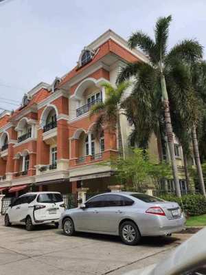 TH22  Townhouse 3.5 Storey  For Rent  Casa City Ladprao