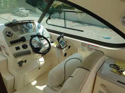 2011 SeaRay Sundancer 305