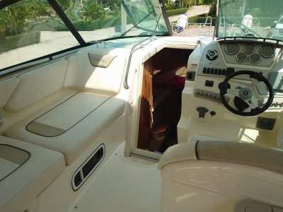 2011 SeaRay Sundancer 305