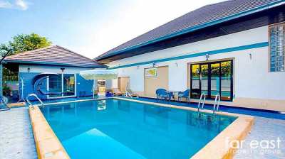 Bang Saray Beach Villa Rental - 150 Metres From The Ocean!
