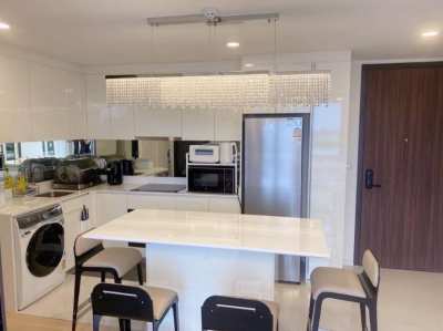 2 Bedroom Luxury Condo in Phayathai for Sale