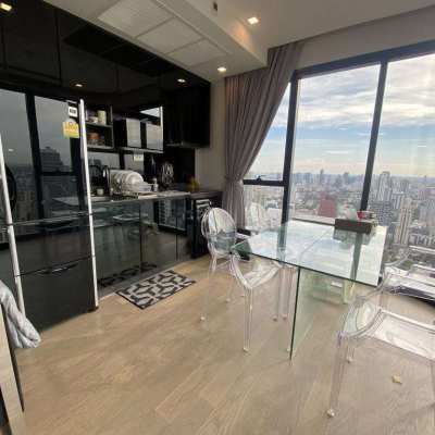 Rare 2 Bedroom Corner Luxury Condo Prime Location for Sale