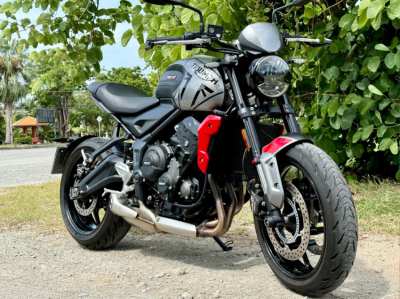 2021 Triumph trident 1750.000 only