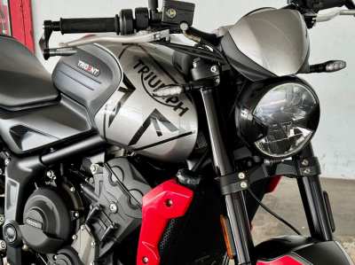 2021 Triumph trident 1750.000 only