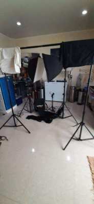 Studio lighting kit + Portable backdrop