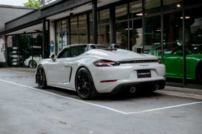 PORSCHE BOXSTER SPYDER (718)