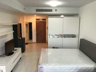 1 bedroom condo for rent in Khlong San