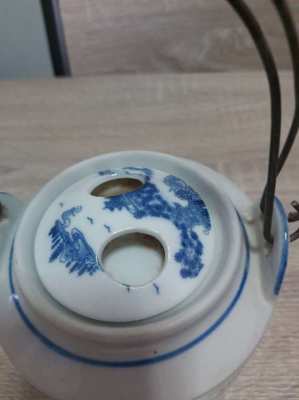 Stock clearance chinese blue and white teapot showing dragons