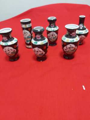 6 × Chinese vases showing cranes and flora in original box