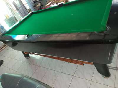 American Billiards 8 feet 6 holes with coin mechanism