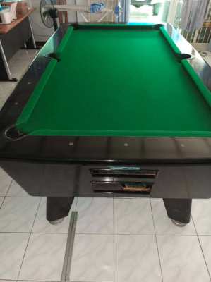 American Billiards 8 feet 6 holes with coin mechanism