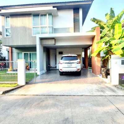 Spacious 4 Bedroom House in Khon Kaen for Sale