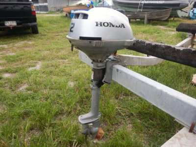 Honda outboard engine 2HP 4T good condition for SALE !