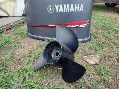 Yamaha Propeller 150+ HP  , 15 1/4 x 15 - M , good condition for SALE