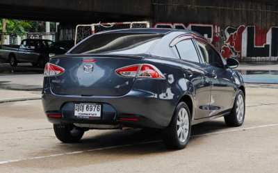 Mazda-2 1.5 Sedan AT model 2010