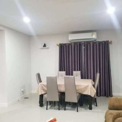 3 Bedroom House in Pathum Thani for Sale