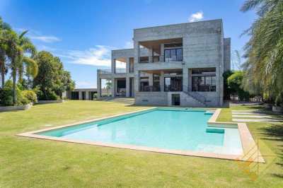 This is 2 storey Luxury Pool Villa in Mabprachan for Sale