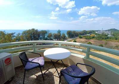 Great ocean views from the 9th floor in VIP Condochain - 1,795,000 THB