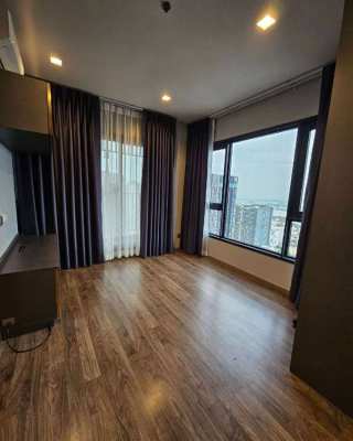  High Floor 1 Bedroom Corner Unit at Life Valley Ladprao Luxury Condo