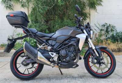 RENT - HONDA CB300R - RENT