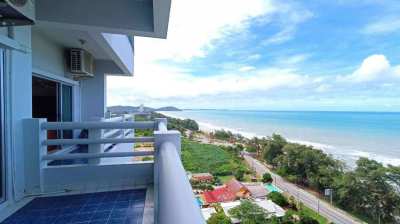 Ocean views from the 16th floor on Mae Ramphueng Beach. 4,100,000 THB!