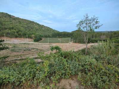 Distant Hillside Seaview 4-0-0 Rai With Panaromic Mountain Views