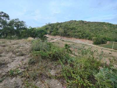 Distant Hillside Seaview 4-0-0 Rai With Panaromic Mountain Views