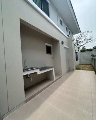 Spacious 4 Bedroom Detached House in Nonthaburi for Sale