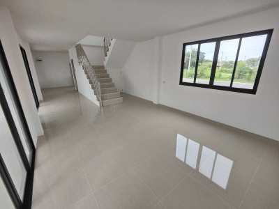 Unfurnished 2 Storey (Samor Phrong) 3 Bedroom  3 Bathroom  Pool Villa 