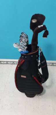 Complete set of golf clubs with bag - BRIDGESTONE