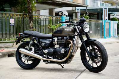 [ For Sale ] Triumph Street Twin 900  2022 like a new. 1owner 