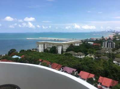 Large apartment (14th floor, 87 m²) with stunning sea view 