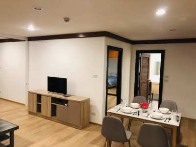 Fully Refurbished 1.5 Bedroom Condo 26th Floor Supalai Place, Prompong