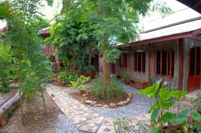 House and rice barn for rent in Nam Phrae