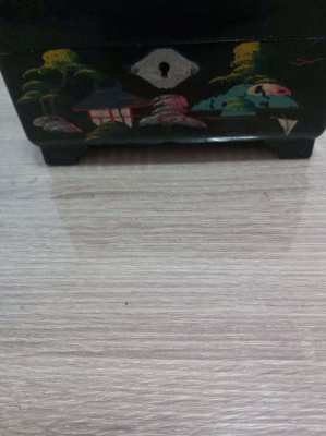 Vintage chinese laquerware trinket box 