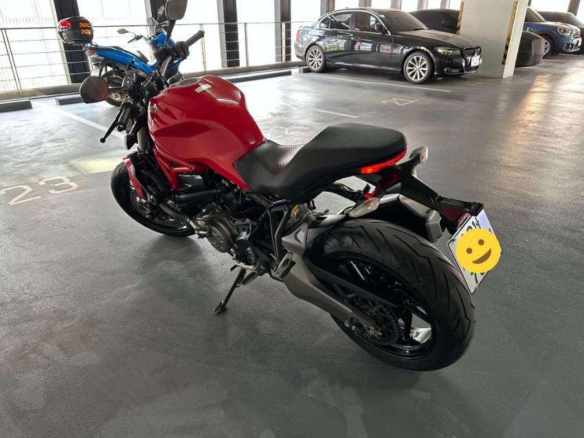 Ducati Monster 821 - 2019 - Very low mileage - like new - rare deal
